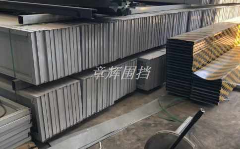 金屬圍擋的防風(fēng)、防雨等功能如何保障？