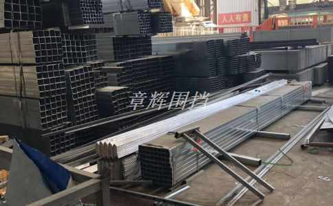 金屬圍擋是否容易被污染和損壞？