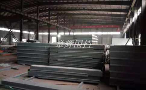 金屬圍擋是否可以作為高速公路防護(hù)設(shè)施使用？(評(píng)估金屬圍擋在高速公路安全中的應(yīng)用)