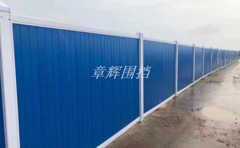 金屬圍擋材質(zhì)對(duì)其使用壽命有哪些影響？(分析金屬圍擋不同材質(zhì)的使用壽命差異)