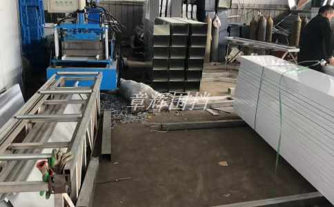 如何避免金屬圍擋施工中發(fā)生高空墜落事故？（金屬圍擋施工中高空安全防護(hù)措施）