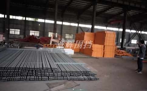 金屬圍擋的重量和厚度如何平衡，以達(dá)到*佳性能和使用效果？