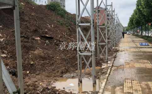 金屬圍擋在工業(yè)和物流設施中的作用是什么？
